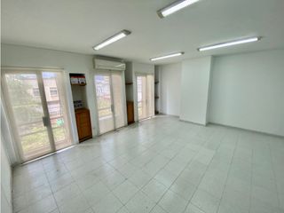 Foto 4 de SE VENDE OFICINA DE 49 M2 EN EL EDIFICIO DAVIVIENDA, SANTA MARTA