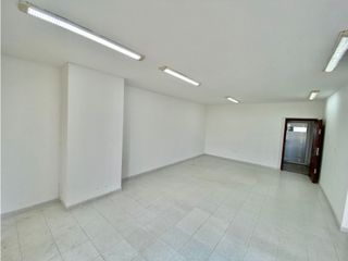 Foto 2 de SE VENDE OFICINA DE 49 M2 EN EL EDIFICIO DAVIVIENDA, SANTA MARTA