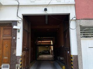 Foto 2 de COCHERA FIJA Y CUBIERTA EN VENTA EN BARRACAS