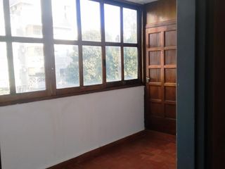 Foto 9 de DEPARTAMENTO AL FRENTE 3 AMBIENTES CON COCHERA