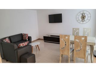 Apartamento En Venta Amoblado Con Patio En Miraflores Medellin