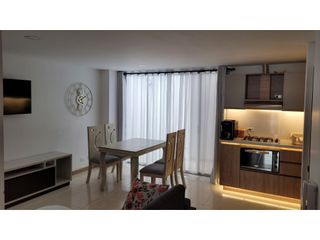 Apartamento En Venta Amoblado Con Patio En Miraflores Medellin