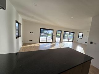 Foto 2 de Casa al rio en venta El Canal