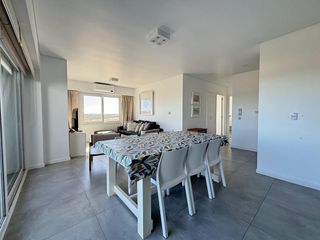 Foto 11 de Departamento en Alquiler- Al Golf 19 Albatros 4B de Costa Esmeralda - Balcón con protección