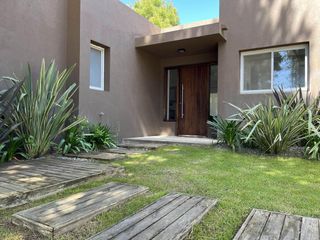 Foto 5 de Casa en Alquiler- Deportivo Lote 416 de Costa Esmeralda - Alquiler temporario