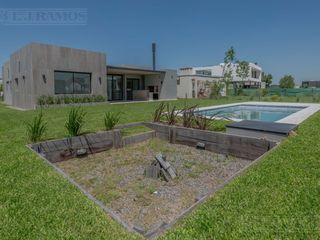 Foto 29 de VENTA CON RENTA casa 3 dormitorios en El Naudir MB