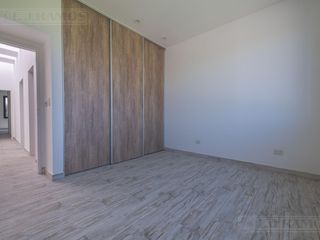 Foto 14 de VENTA CON RENTA casa 3 dormitorios en El Naudir MB