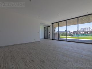 Foto 6 de VENTA CON RENTA casa 3 dormitorios en El Naudir MB