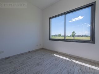 Foto 12 de VENTA CON RENTA casa 3 dormitorios en El Naudir MB