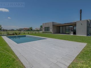 Foto 26 de VENTA CON RENTA casa 3 dormitorios en El Naudir MB