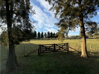 Foto 1 de Chacra en Barrio Estancia Malvinas 2 en Brandsen