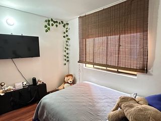 Lindo apartamento remodelado con balcn en una estratgica ubicacin