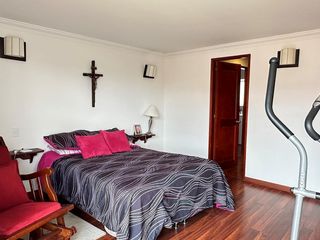 Lindo apartamento remodelado con balcn en una estratgica ubicacin