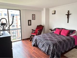 Lindo apartamento remodelado con balcn en una estratgica ubicacin