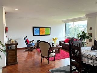 Lindo apartamento remodelado con balcn en una estratgica ubicacin