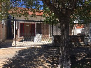 Foto 1 de VENTA CASA LOMAS DE ZAMORA