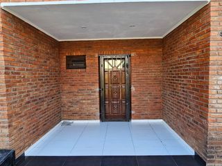 Foto 6 de Venta casa  6 amb c/pilteta La Plata -VILLA ELVIRA