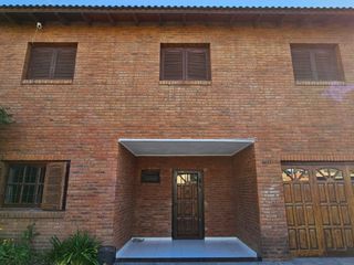 Foto 1 de Venta casa  6 amb c/pilteta La Plata -VILLA ELVIRA