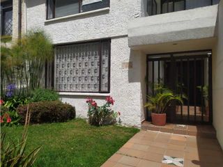 Foto 2 de CASA SECTOR EXCLUSIVO SANTA ANA.  SE VENDE.  BOGOT