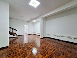 Casa en alquiler en Miraflores de  480 m2, con cohera