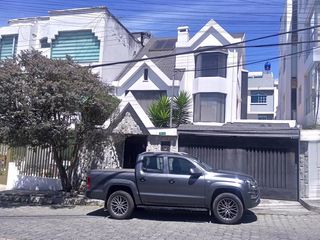 Foto 1 de Casa en  VENTA 4 DORMITORIOS CON BAÑO