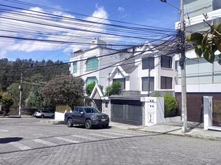 Foto 32 de Casa en  VENTA 4 DORMITORIOS CON BAÑO