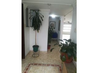 SE VENDE HERMOSA CASA BARRIO ALGARRA 3