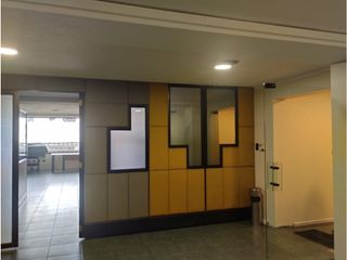 Foto 9 de Mariana de Jesús, Oficina  Amoblada en Renta, 450m2, 2 Ambientes