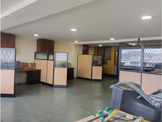Foto 2 de Mariana de Jesús, Oficina  Amoblada en Renta, 450m2, 2 Ambientes