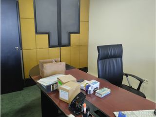 Foto 28 de Mariana de Jesús, Oficina  Amoblada en Renta, 450m2, 2 Ambientes