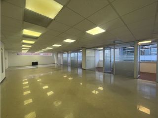 Foto 1 de RENTO ESPACIOSA OFICINA EN El NORTE CON UBICACIÓN ESTRATÉGICA