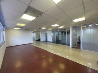 Foto 5 de RENTO ESPACIOSA OFICINA EN El NORTE CON UBICACIÓN ESTRATÉGICA