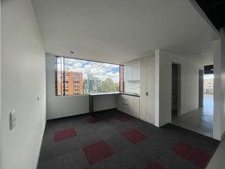 Foto 5 de RENTO OFINA REMODELADA EN LA 77 CON 11