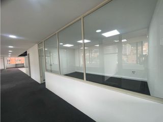 Foto 8 de RENTO OFINA REMODELADA EN LA 77 CON 11