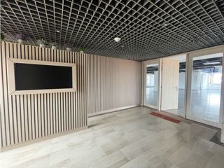 Foto 1 de RENTO OFINA REMODELADA EN LA 77 CON 11