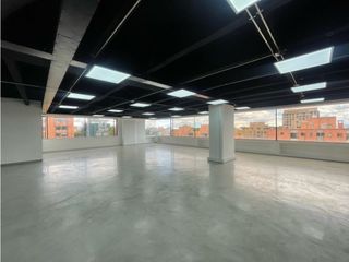 Foto 14 de RENTO OFINA REMODELADA EN LA 77 CON 11