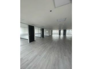 Foto 12 de VENDO RENTO OFICINA EN EL CENTRO EN PRESTIGIOSO EDIFICIO