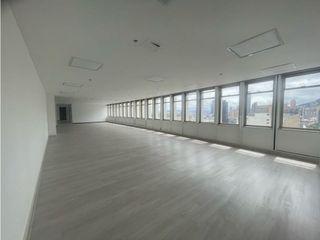 Foto 4 de VENDO RENTO OFICINA EN EL CENTRO EN PRESTIGIOSO EDIFICIO