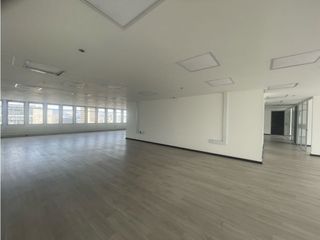 Foto 3 de VENDO RENTO OFICINA EN EL CENTRO EN PRESTIGIOSO EDIFICIO