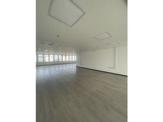 Foto 2 de VENDO RENTO OFICINA EN EL CENTRO EN PRESTIGIOSO EDIFICIO