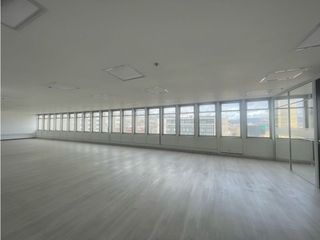 Foto 14 de VENDO RENTO OFICINA EN EL CENTRO EN PRESTIGIOSO EDIFICIO