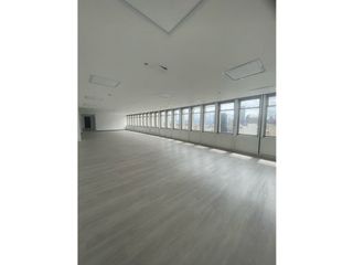 Foto 5 de VENDO RENTO OFICINA EN EL CENTRO EN PRESTIGIOSO EDIFICIO
