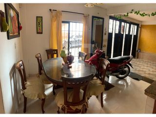 Foto 4 de VENDO/PERMUTO CASA ESQUINERA EN POMONA (4 PISOS)