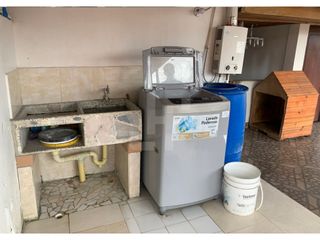 Foto 9 de VENDO/PERMUTO CASA ESQUINERA EN POMONA (4 PISOS)