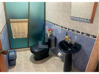 Foto 11 de VENDO CASA DE 3 PISOS CERCA AL CENTRO