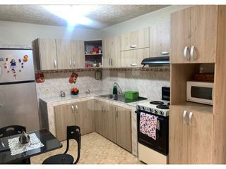 Foto 5 de VENDO CASA DE 3 PISOS CERCA AL CENTRO