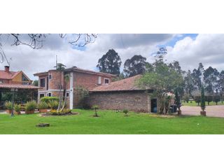 Foto 14 de Casa con lote en venta en Los Pinos Club de Polo