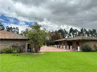 Foto 8 de Casa con lote en venta en Los Pinos Club de Polo