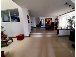 Foto 4 de Casa esquinera de tres pisos en venta - Barrio Las Mercedes Palmira