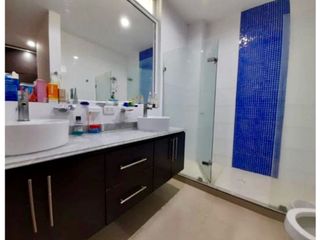 Foto 12 de Casa esquinera de tres pisos en venta - Barrio Las Mercedes Palmira